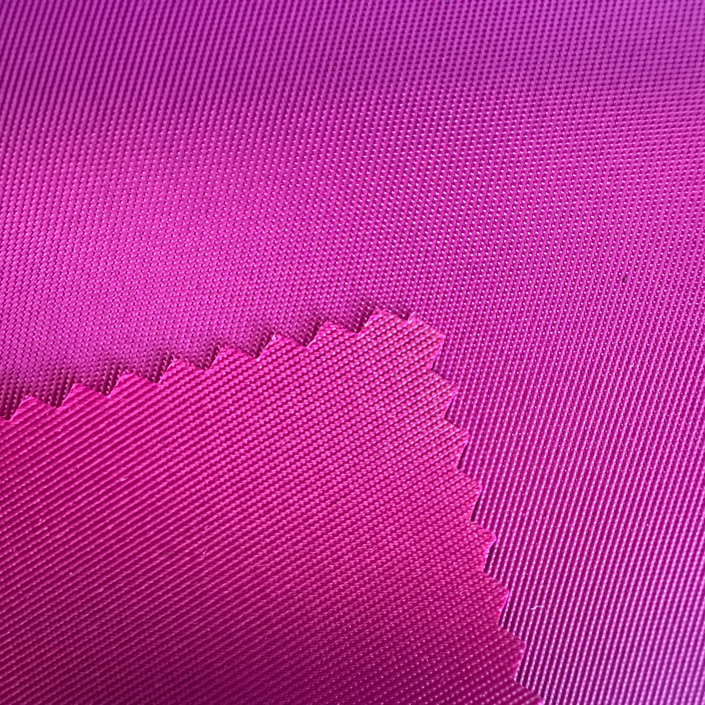Wear-resistant and waterproof twill Oxford fabric for luggage